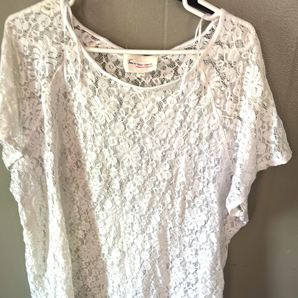 Vince Camuto Cream Lace Blouse with Short Sleeves